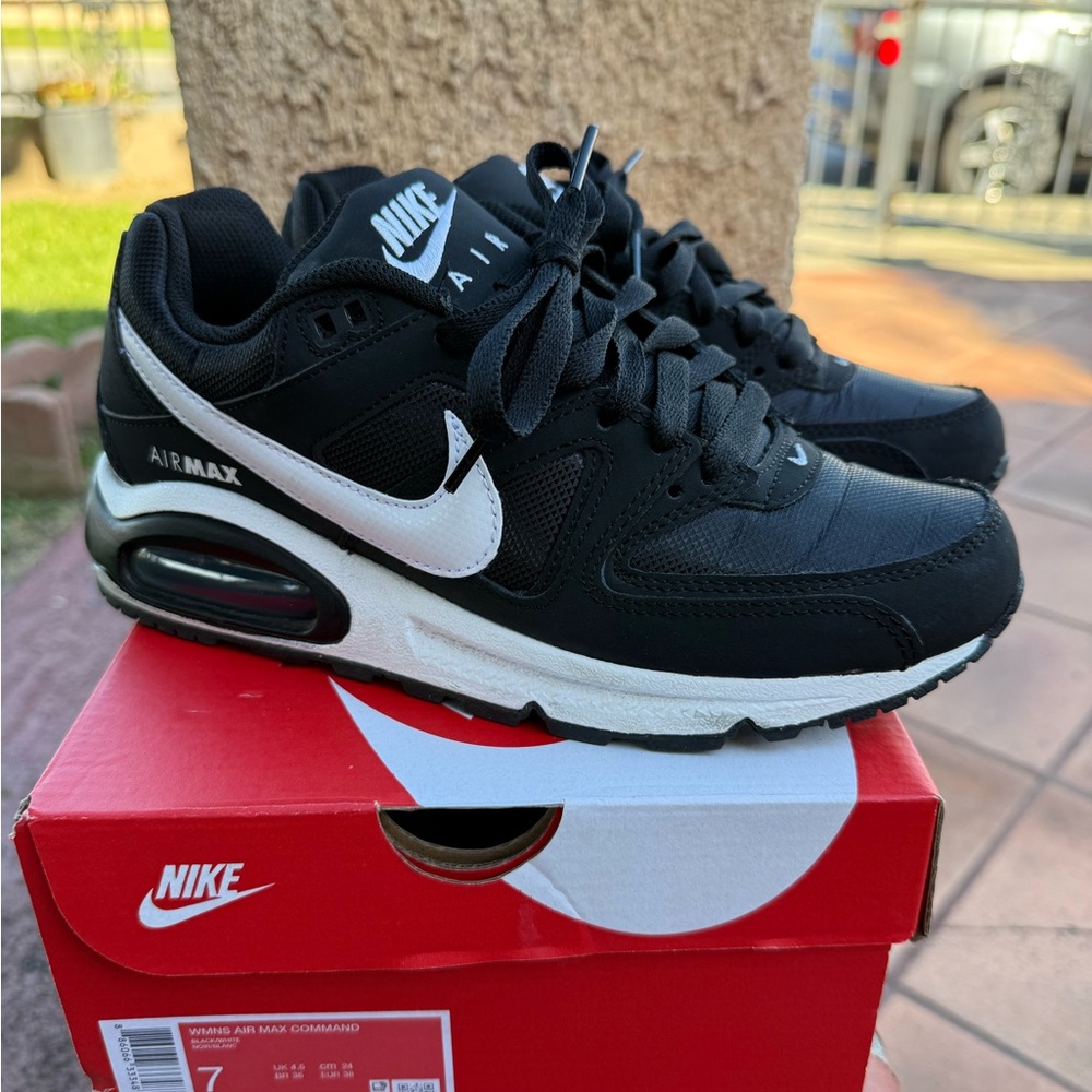 Nike Women’s Air Max Command Sneakers (Size 7) - Picture 2 of 12